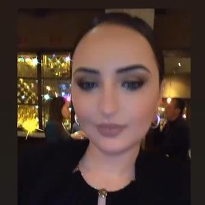 Meet your Posher, Daniela